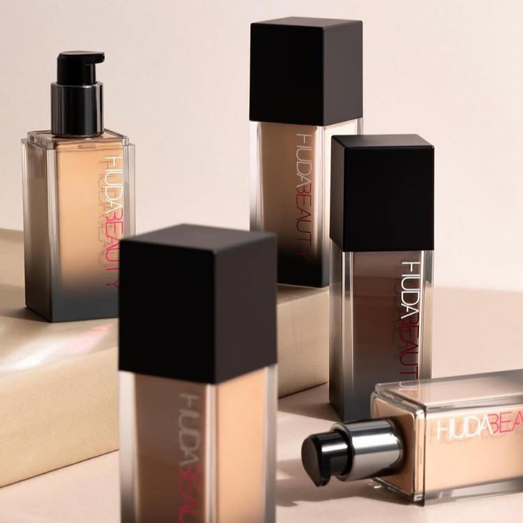 Base hidratante de 34ml para á - Huda Beauty Makeup Set ulasan dan harga